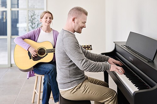 Yamaha CLP 845 B Digitalpiano - Bild 7