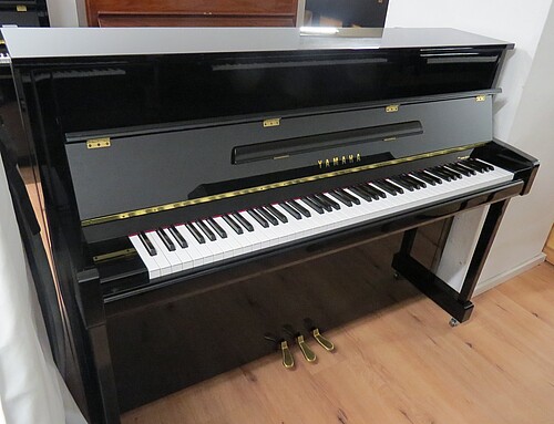 Yamaha b2 Klavier - Bild 1