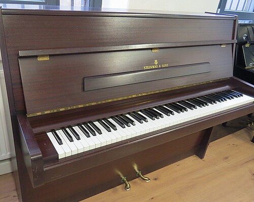 Steinway & Sons Z 114 Mahagoni Klavier - Bild 1