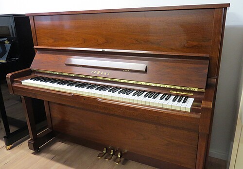 Yamaha U1 Nussbaum Klavier - Bild 1