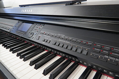 Yamaha CVP 601 Digitalpiano - Bild 1