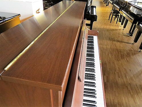 Yamaha U1 Nußbaum Klavier - Bild 1